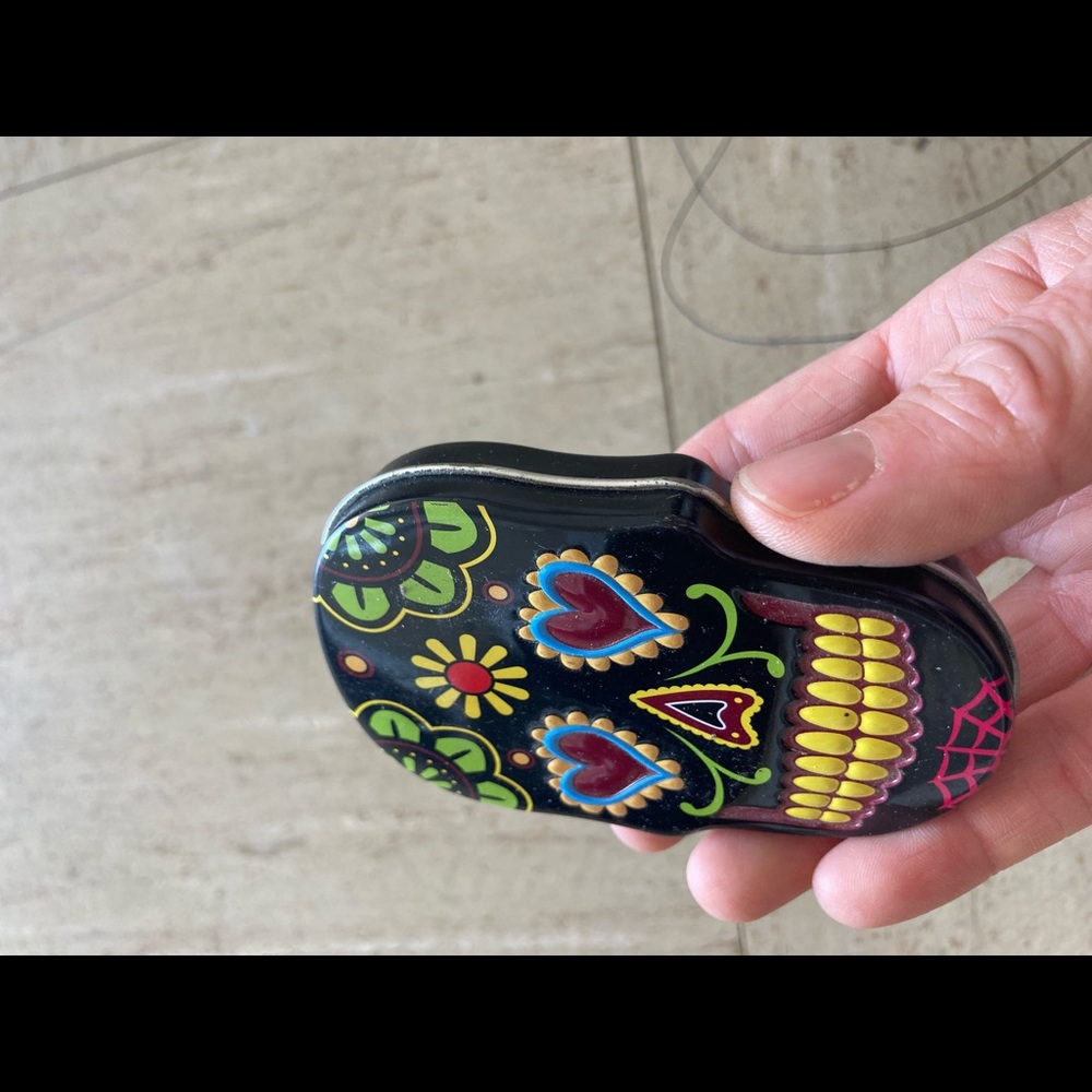 Sugar skull tin